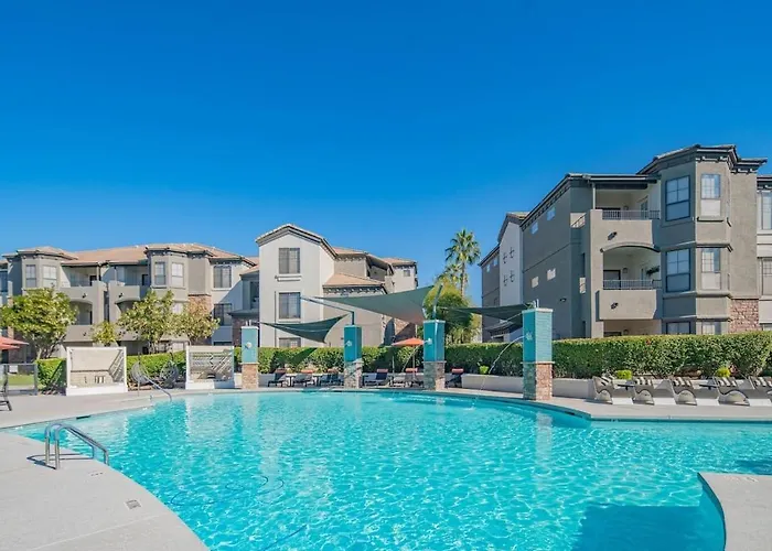 Apartment Convenient 1bd West Gate With Pool, Hot Tub, Gym, Parking *