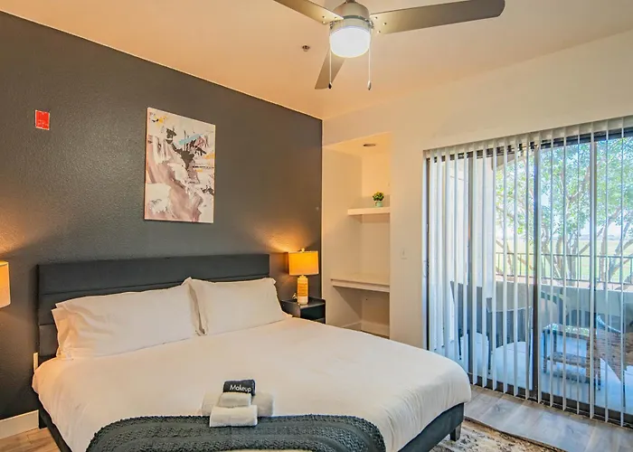 Apartment Convenient 1bd West Gate With Pool, Hot Tub, Gym, Parking *