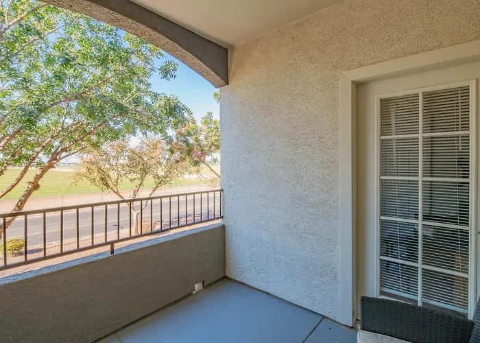 Convenient 1bd West Gate With Pool, Hot Tub, Gym, Parking Apartment